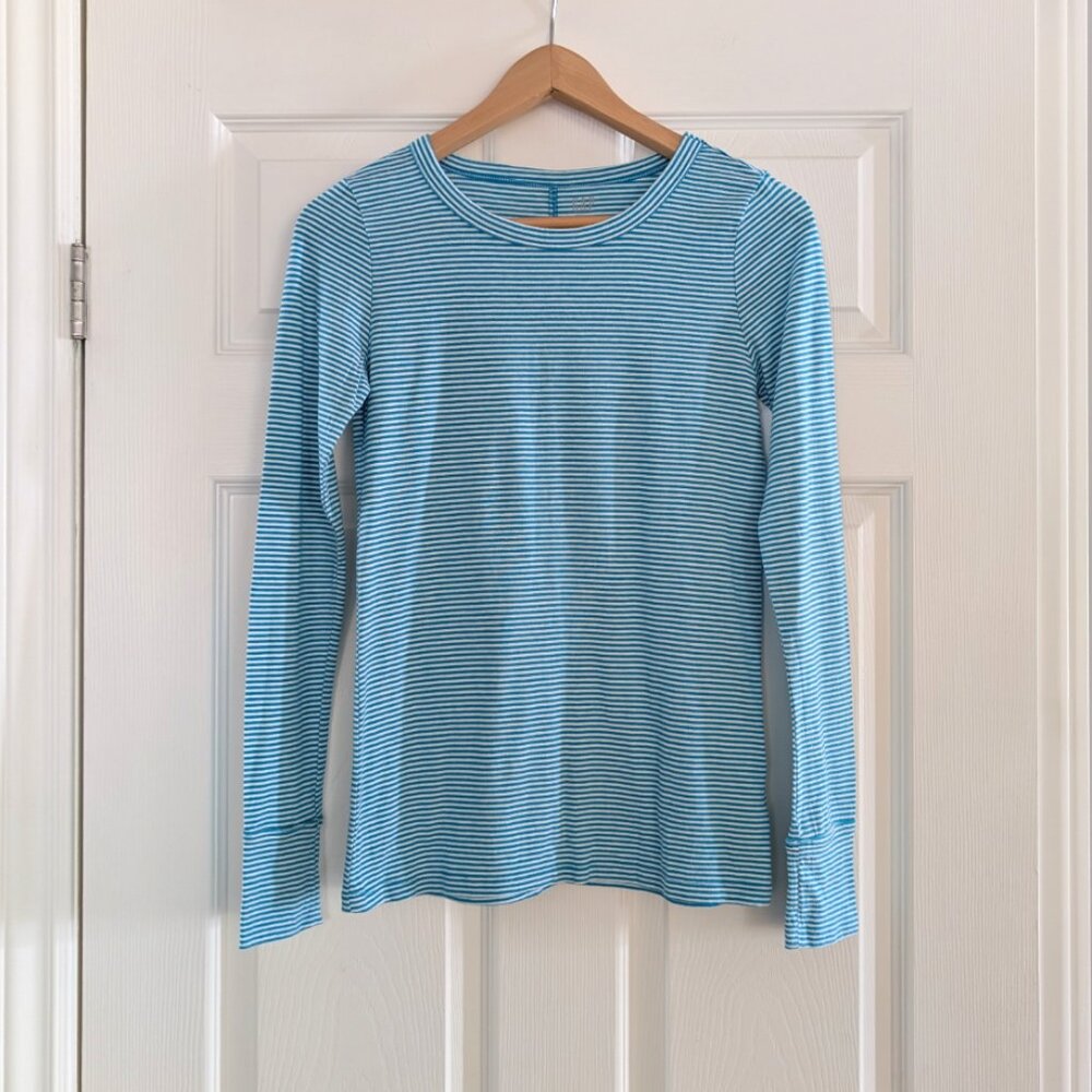 4 for $25 Gap Featherweight long sleeve T shirt blue striped size XS